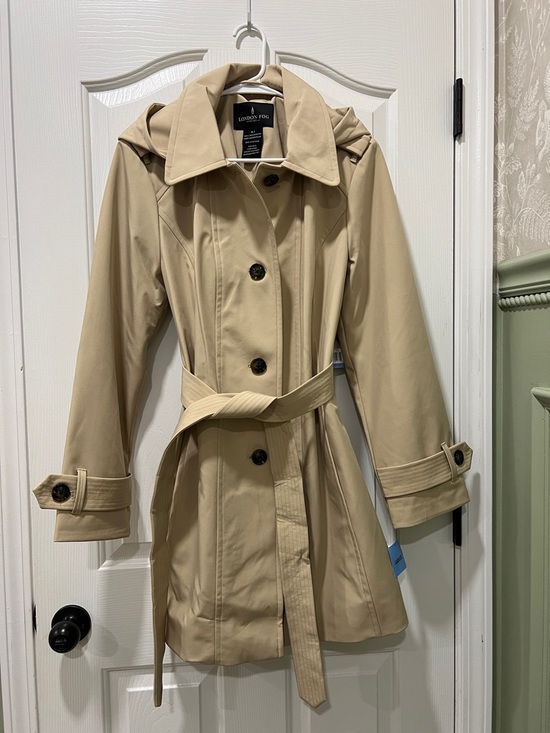 London Fog Jackets & Blazers - London Fog Tan Trench Coat with Belt